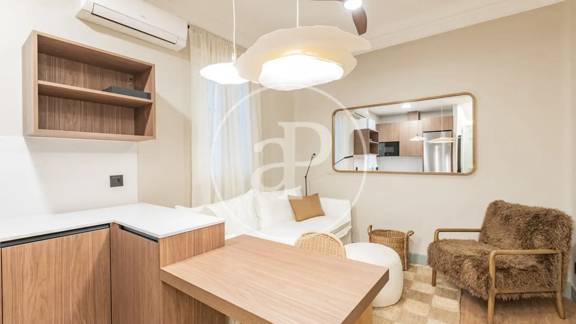 Sala d'estar de Pis en venda en  Madrid Capital amb Aire condicionat, Calefacció i Moblat