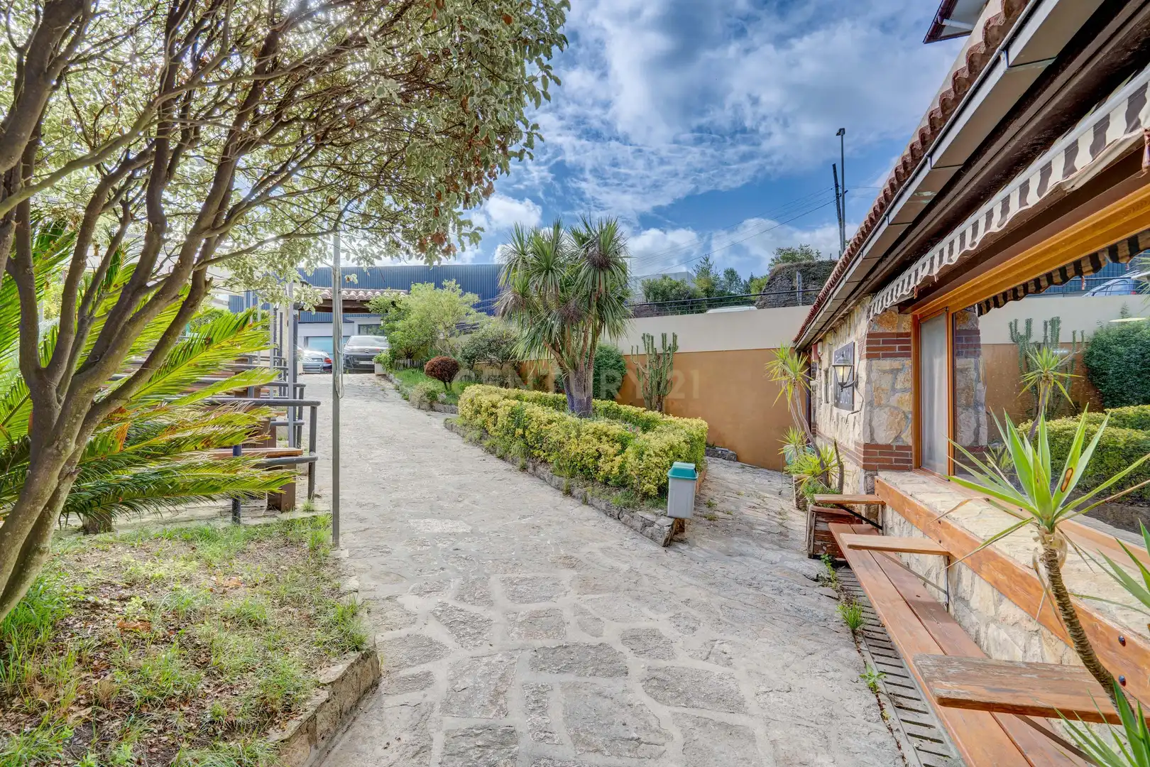 Exterior view of Commercial properties for sale in Deba  with Air Conditioner