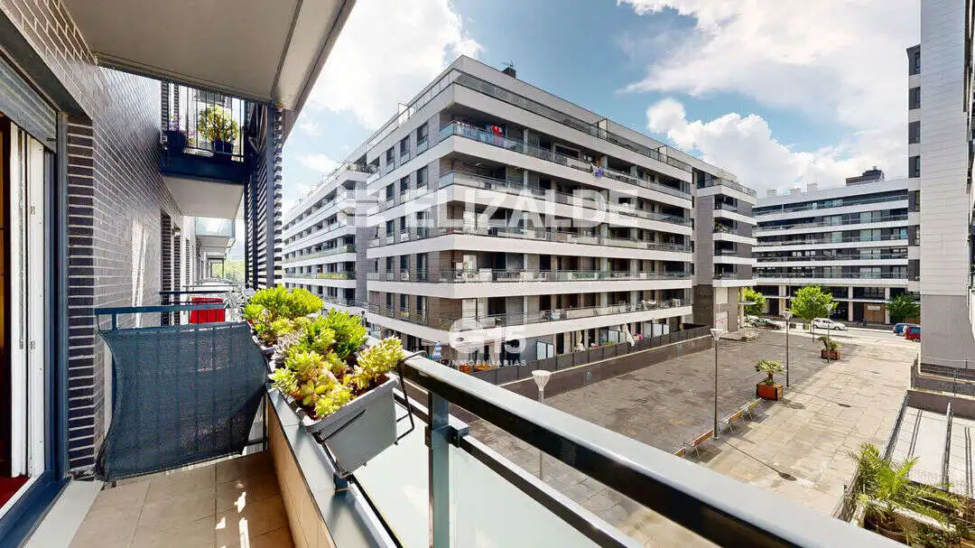 Außenansicht von Wohnung zum Verkauf in Donostia - San Sebastián  mit Heizung, Terrasse und Balkon