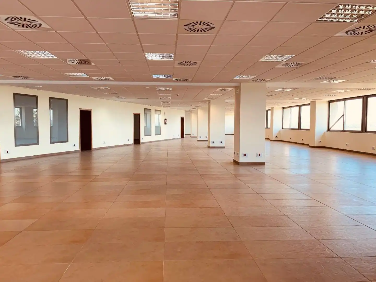 Oficina de alquiler en Santiponce