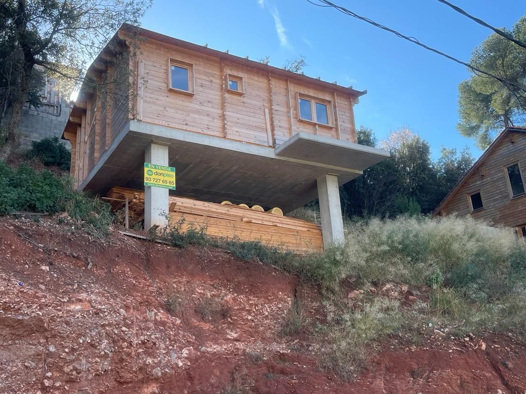 Vista exterior de Casa o xalet en venda en Castellar del Vallès amb Calefacció i Balcó