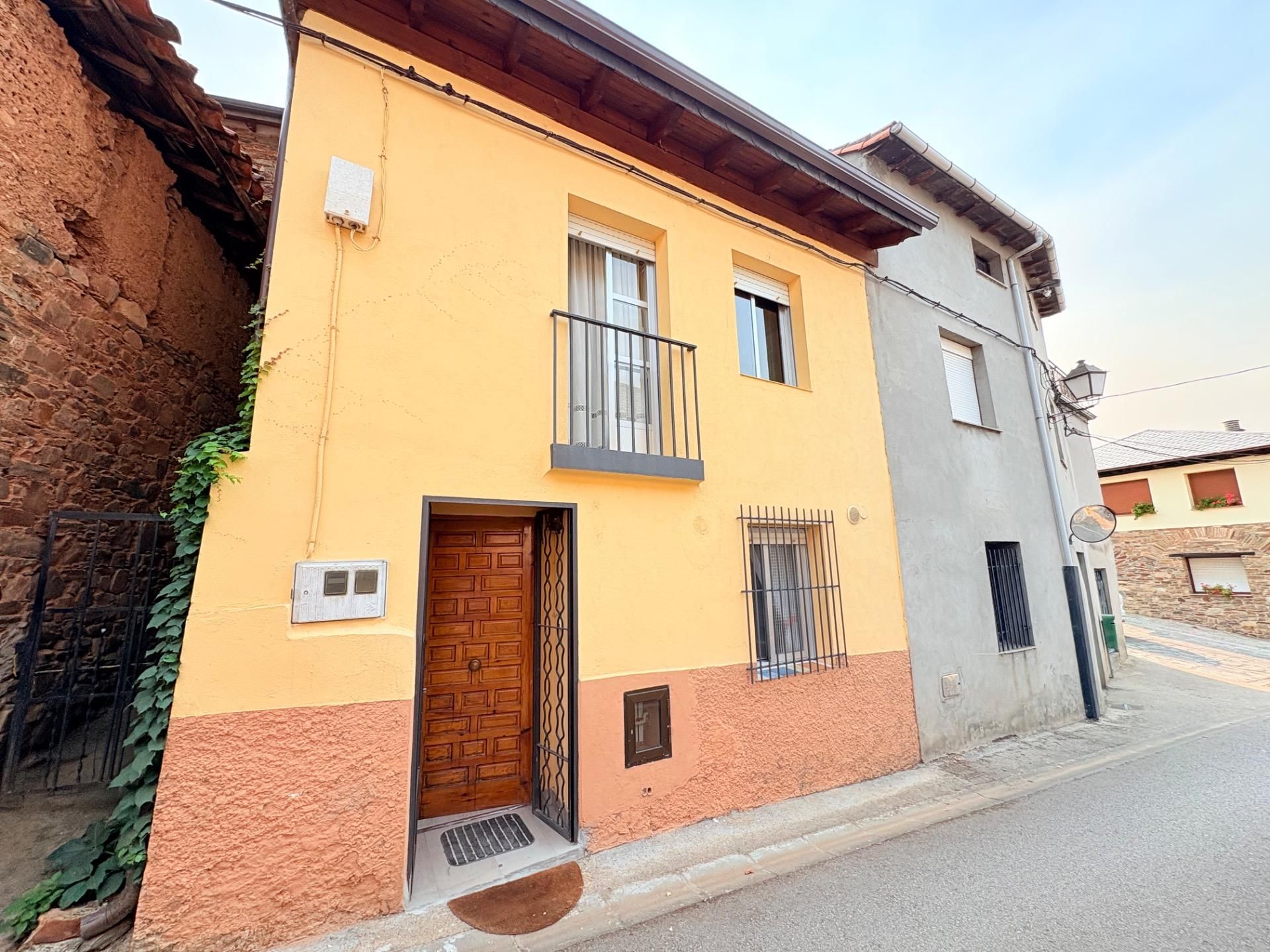 Vista exterior de Casa o chalet en venta en Ponferrada con Calefacción