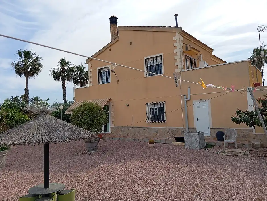 Vista exterior de Casa o chalet en venta en Elche / Elx con Jardín privado, Terraza y Piscina