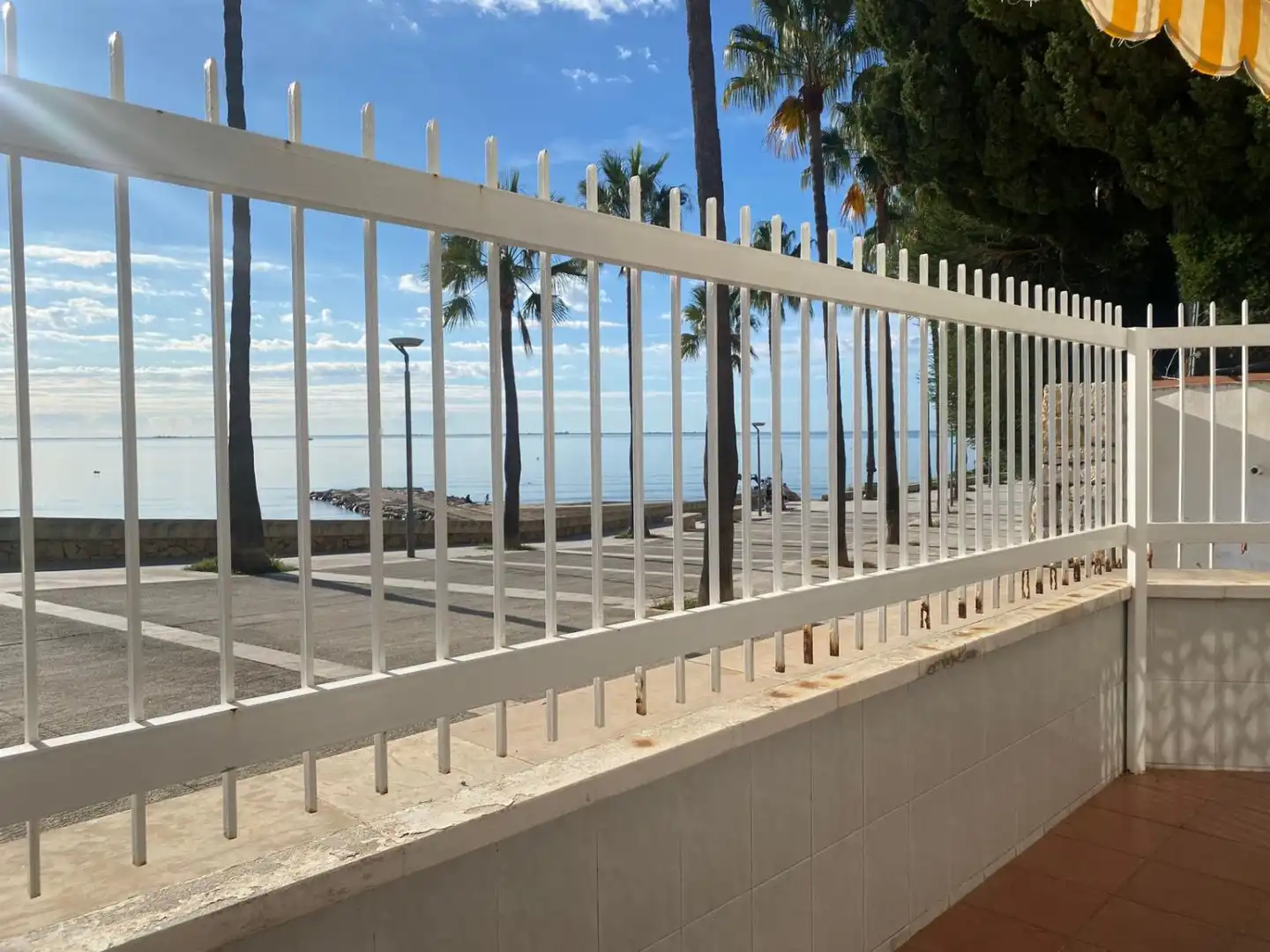 Vista exterior de Piso en venta en Avinguda Catalunya 