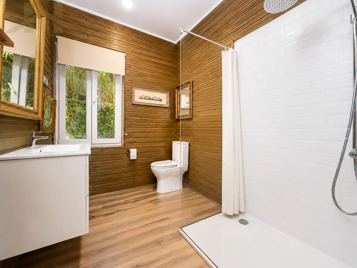 Baño de Finca rústica en venta en El Escorial con Jardín privado, Parquet y Terraza