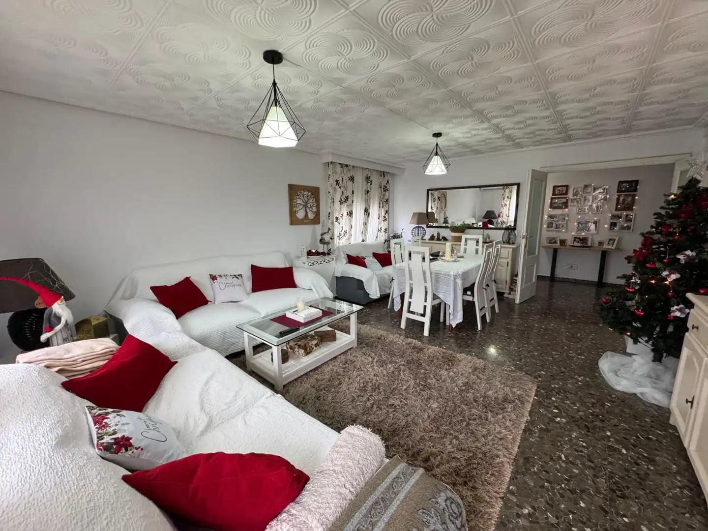 Sala d'estar de Casa o xalet en venda en Torres de la Alameda amb Aire condicionat, Calefacció i Moblat