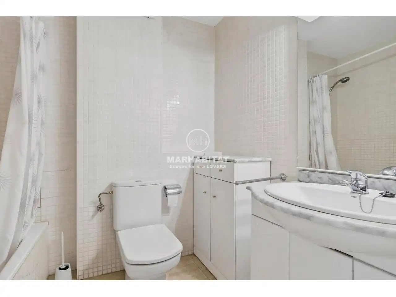 Baño de Casa o chalet en venta en L'Escala con Terraza y Amueblado