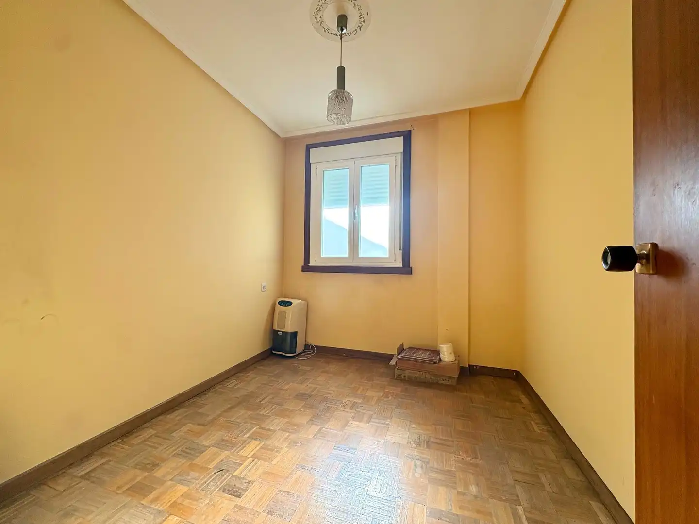 Schlafzimmer von Wohnung zum Verkauf in Oleiros mit Heizung