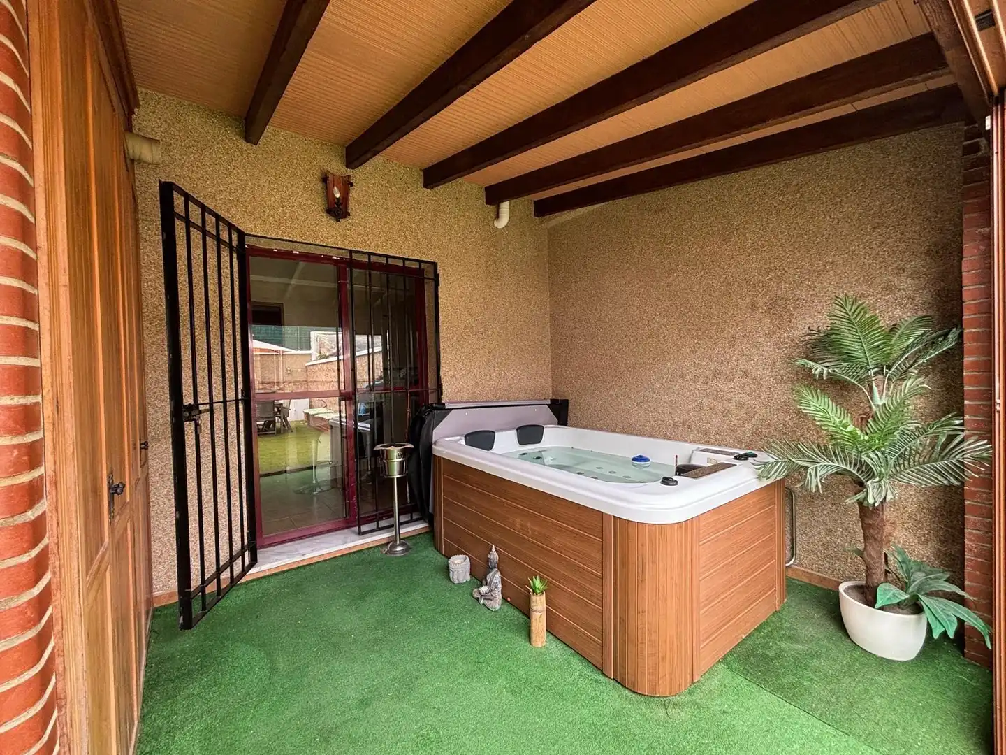 Terrassa de Casa adosada en venda en Los Barrios amb Calefacció, Jardí privat i Alarma