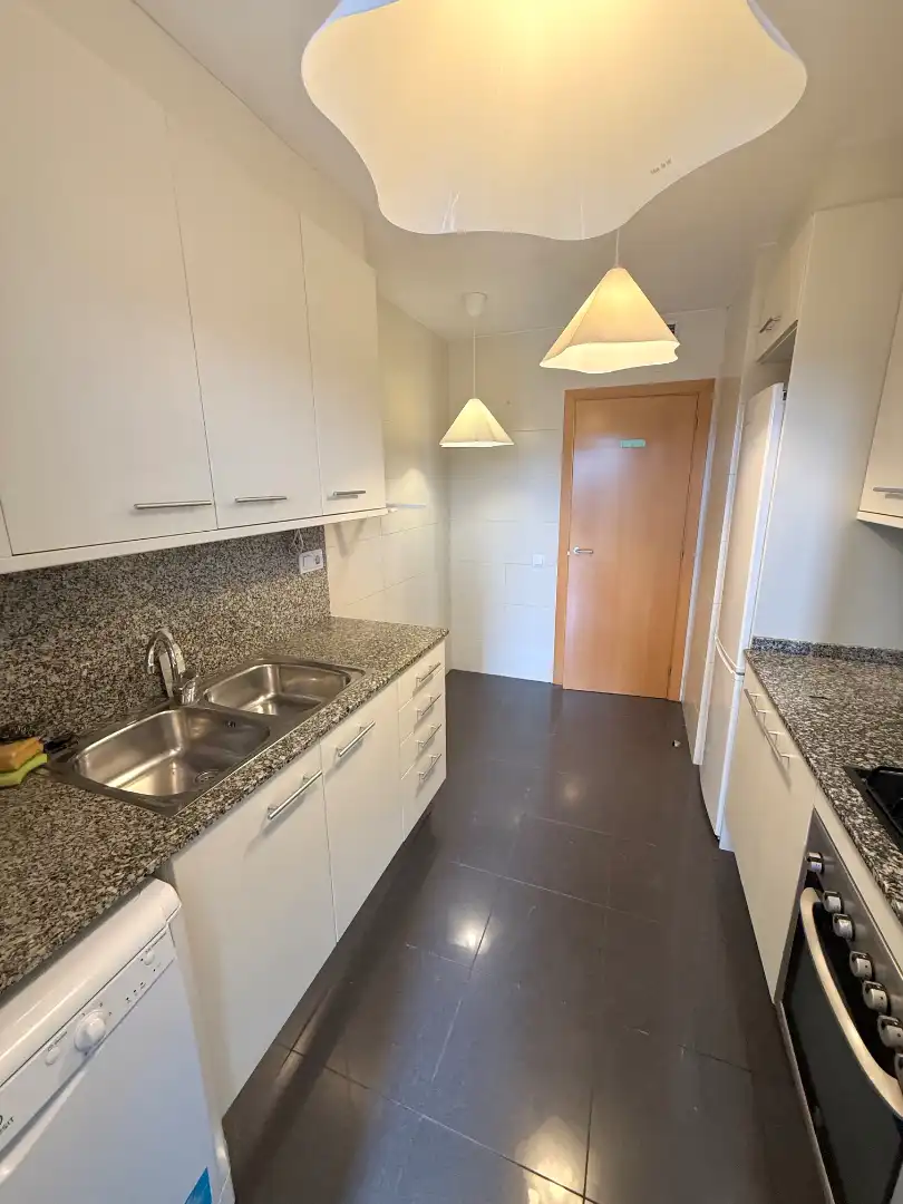 Kitchen of Flat for sale in L'Hospitalet de Llobregat  with Air Conditioner, Heating and Oven