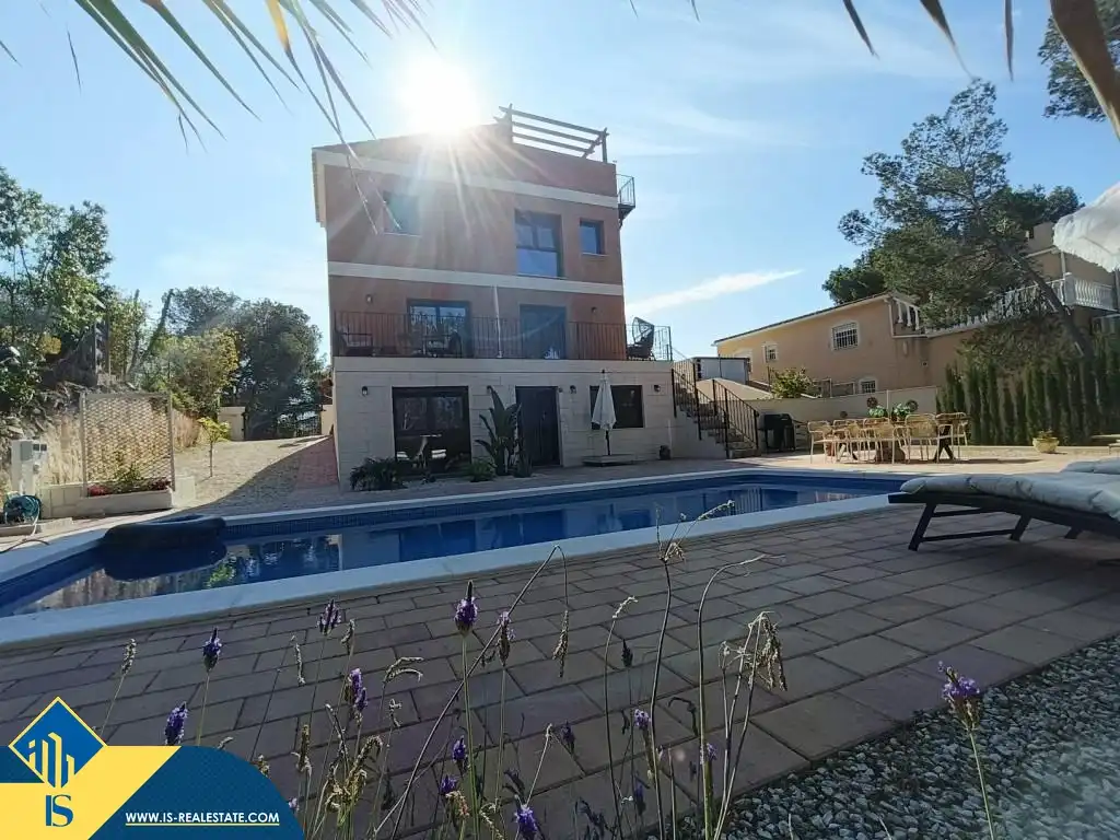 Vista exterior de Casa o chalet en venta en Pilar de la Horadada con Jardín privado, Terraza y Amueblado