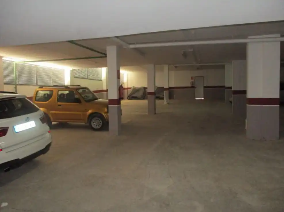 Parking de Dúplex en venta en Bejís con Calefacción, Jardín privado y Terraza