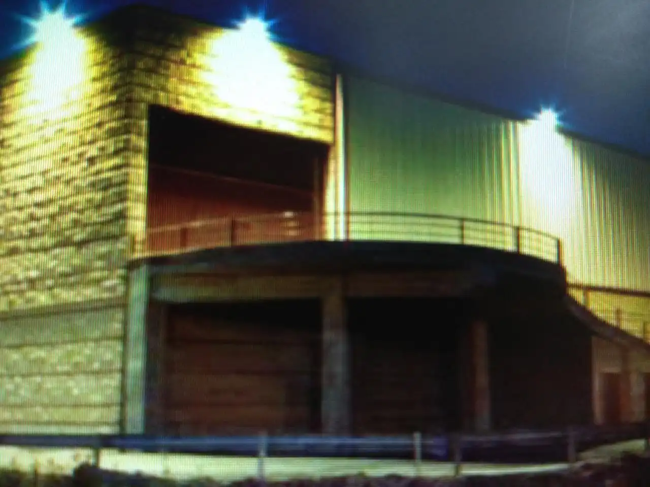 Industrial building to rent in asua