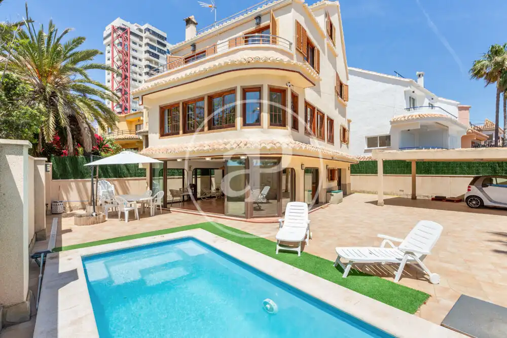 Vista exterior de Casa o xalet de lloguer en La Pobla de Farnals amb Aire condicionat, Calefacció i Jardí privat
