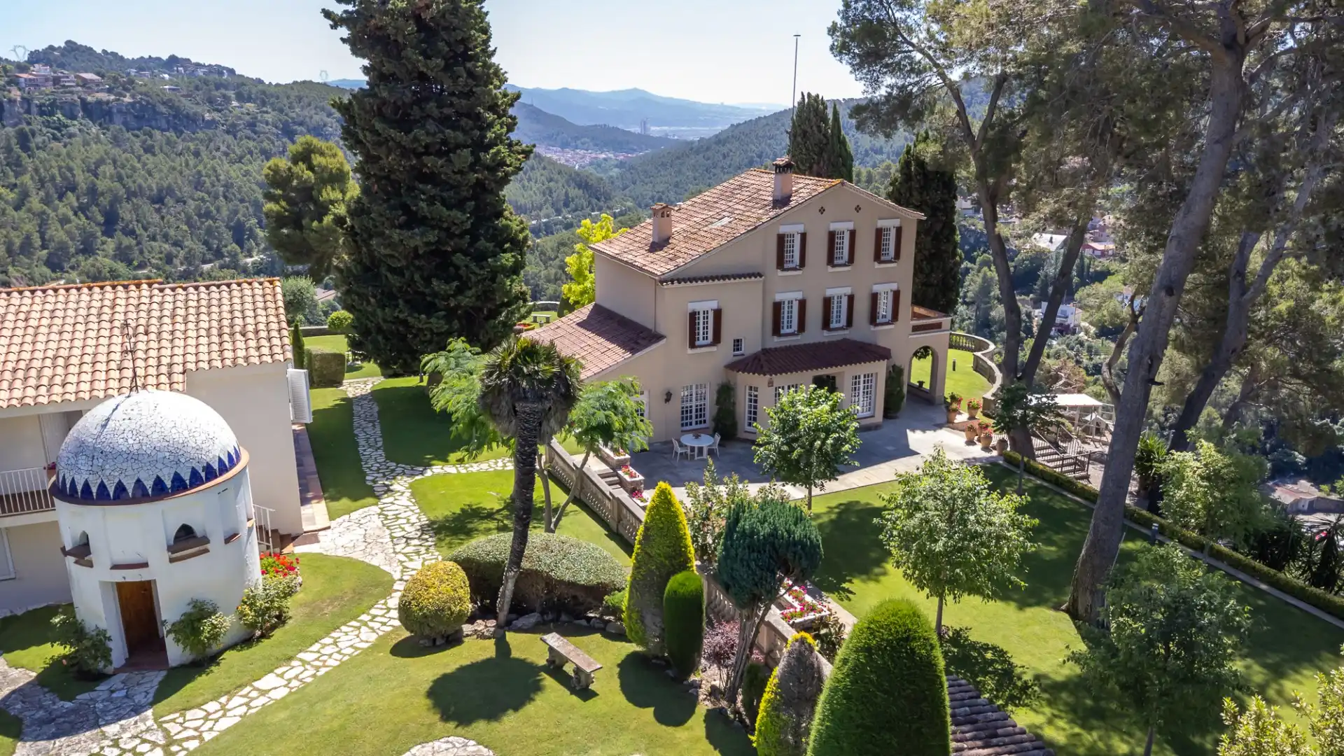 Jardí de Finca rústica en venda en Corbera de Llobregat amb Aire condicionat, Calefacció i Terrassa
