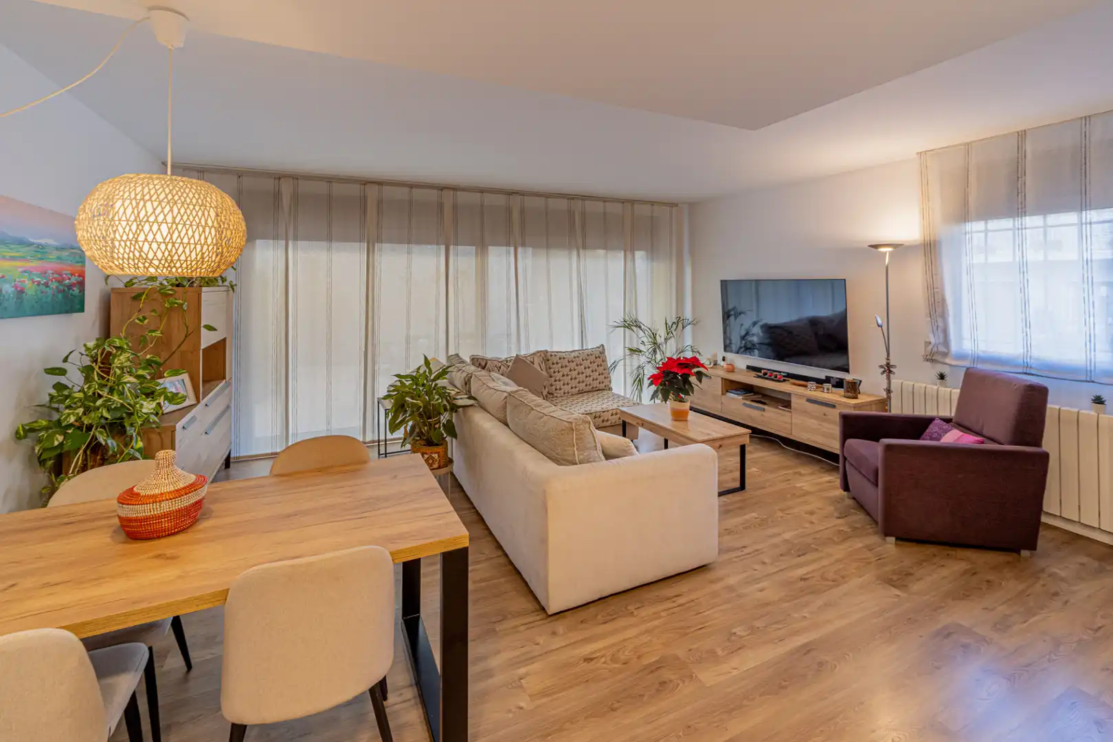 Sala d'estar de Casa o xalet en venda en Figueres amb Aire condicionat, Calefacció i Parquet