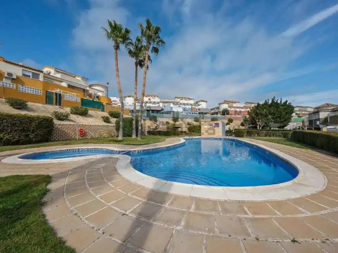 Piscina de Casa o xalet en venda en Finestrat amb Aire condicionat, Terrassa i Balcó