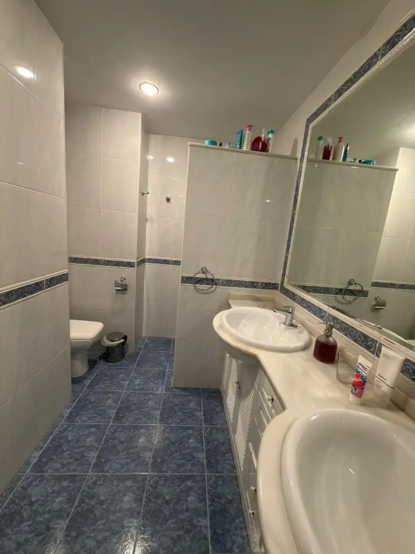Baño de Piso en venta en Pontevedra Capital  con Calefacción, Parquet y Trastero