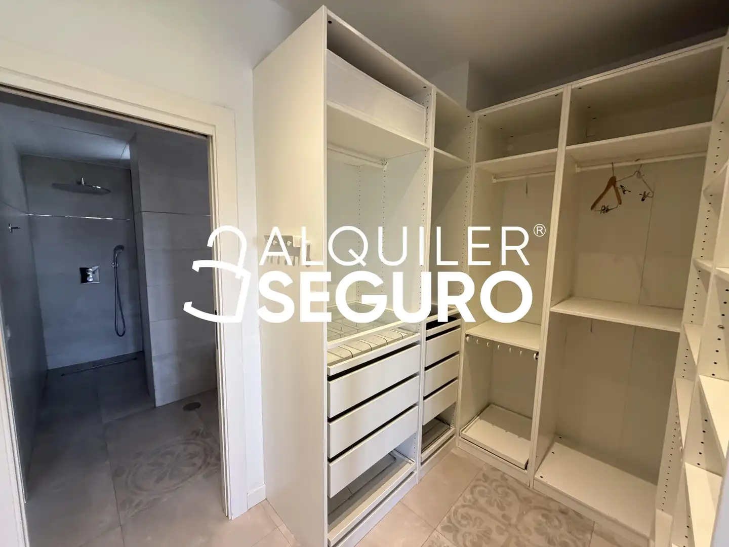 Schlafzimmer von Wohnung zur Miete in Madrid mit Klimaanlage, Heizung und Möbliert