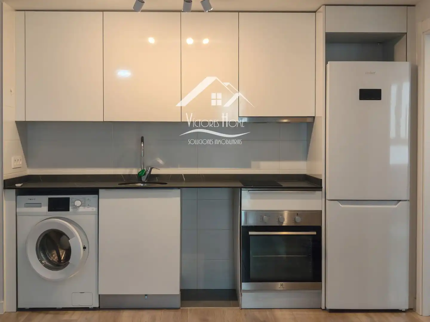 Kitchen of Flat for rent in Madrid  with Heating, Storage room and Swimming Pool