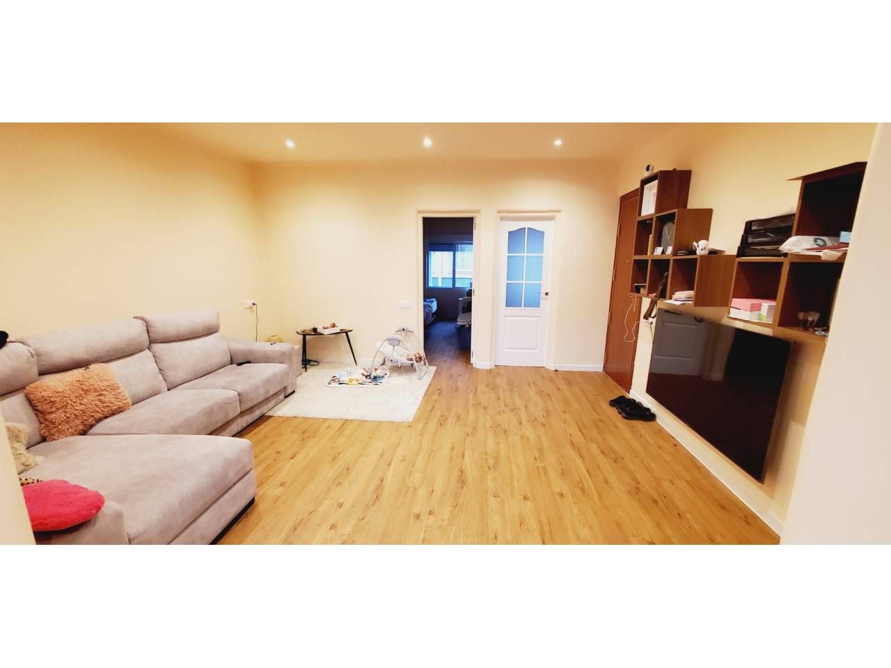 Living room of Flat for sale in Badalona  with Air Conditioner and Parquet flooring