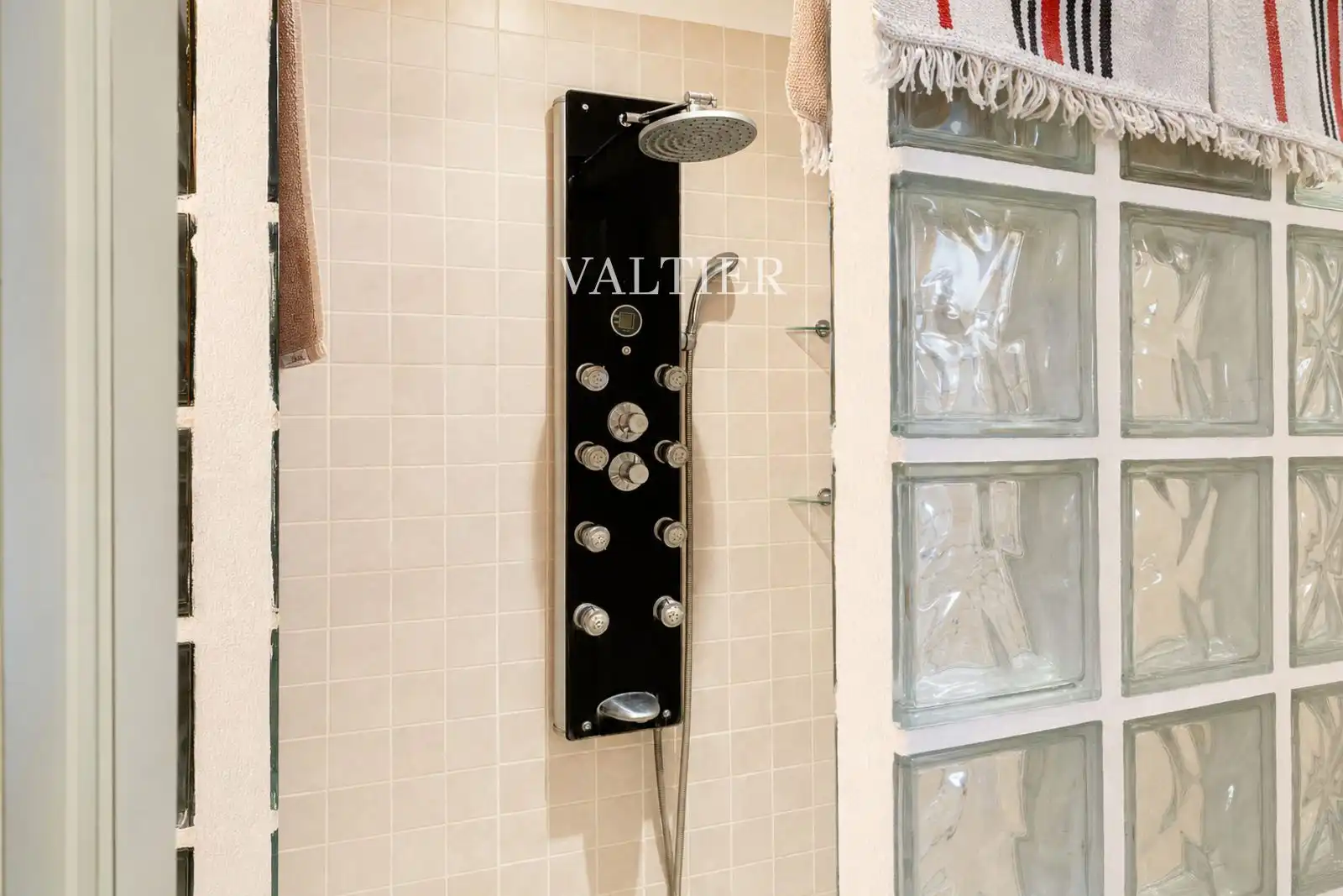 Bathroom of Attic for rent in Madrid  with Air Conditioner and Furnished