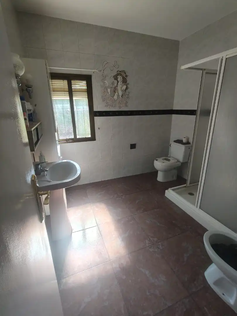 Bany de Casa o xalet en venda en Baza amb Moblat