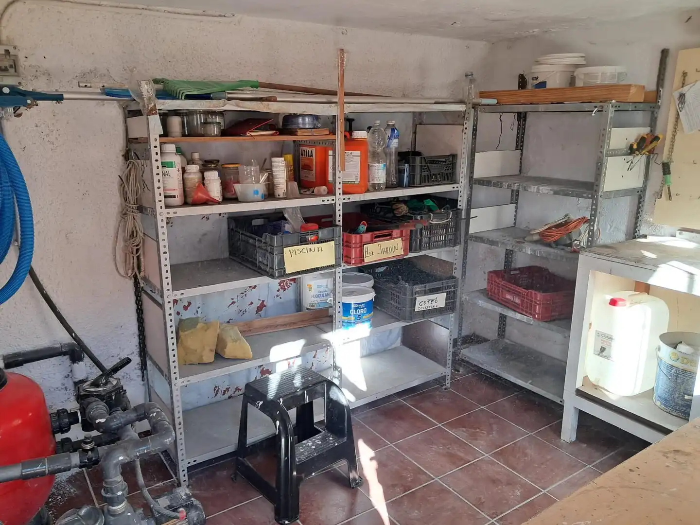 Cuina de Casa adosada en venda en Almuñécar amb Piscina comunitària