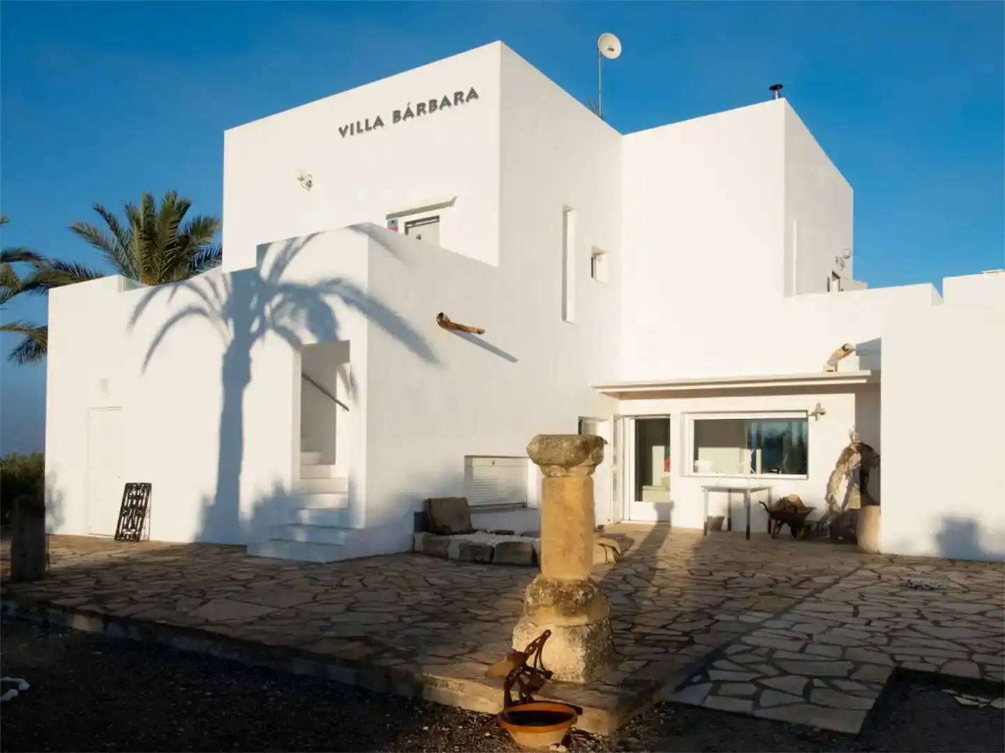 Vista exterior de Casa o xalet en venda en Peal de Becerro amb Aire condicionat, Jardí privat i Parquet