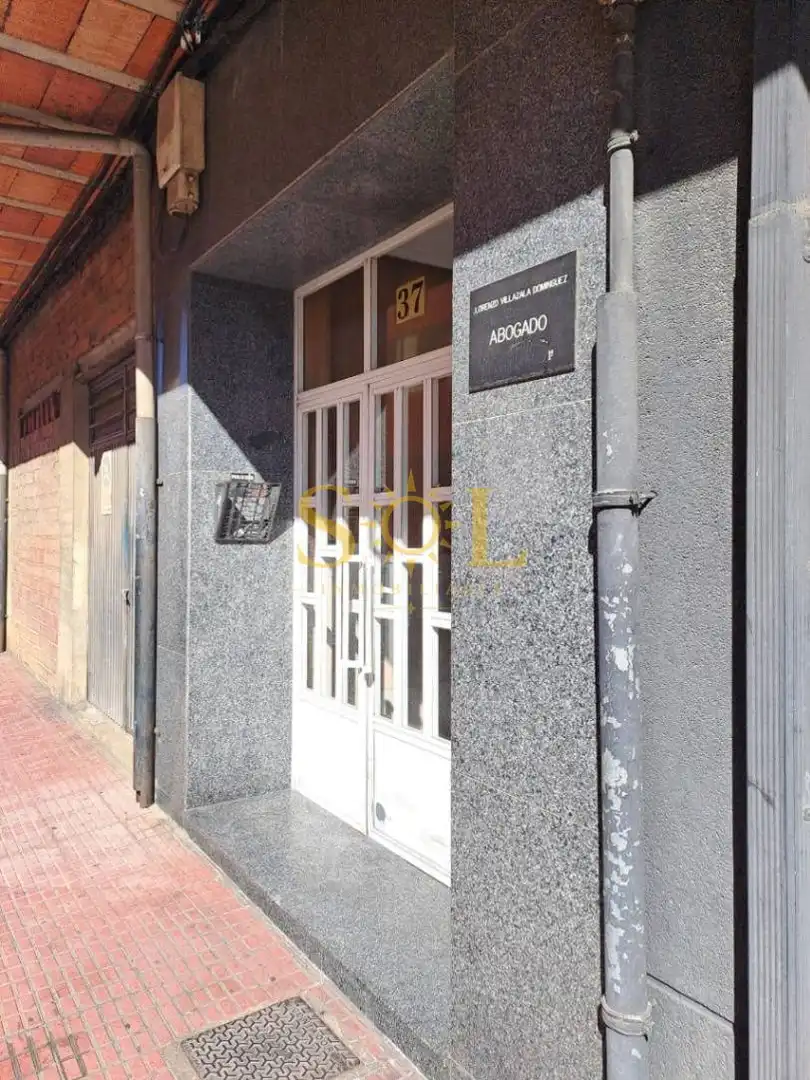 Außenansicht von Wohnung zum Verkauf in La Bañeza  mit Heizung, Parkett und Abstellraum