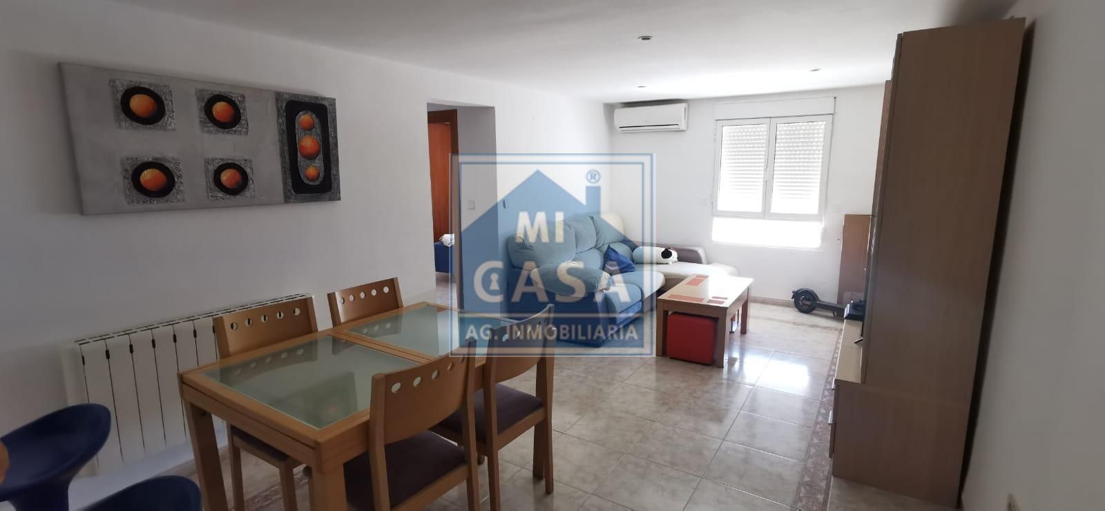 Sala d'estar de Apartament de lloguer en Mérida amb Aire condicionat i Moblat