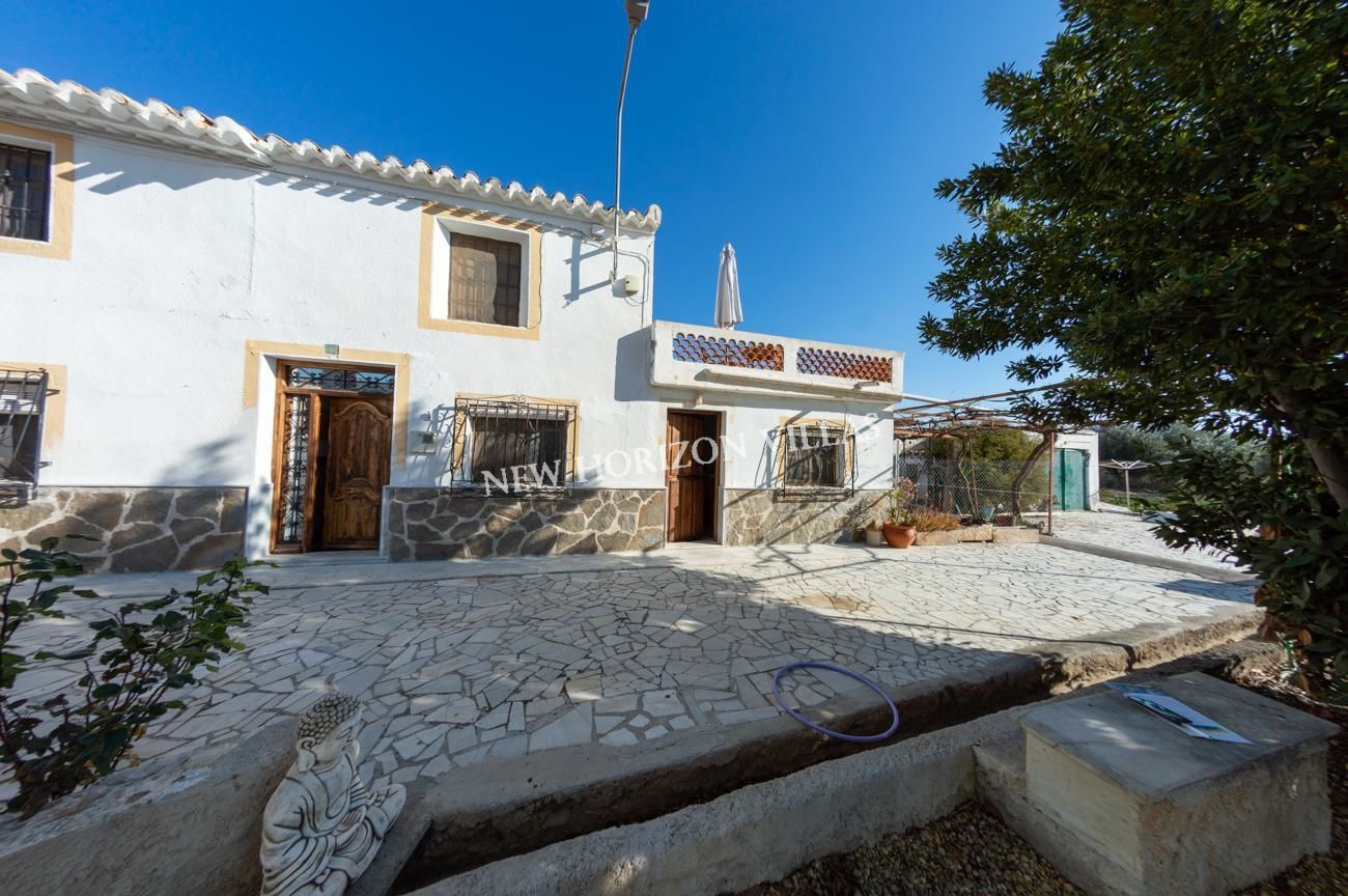 Vista exterior de Finca rústica en venda en Arboleas amb Calefacció, Terrassa i Traster