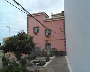 Vista exterior de Casa adosada en venda en Arucas