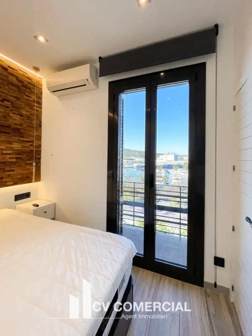 Bedroom of Flat for sale in Barcelona  with Air Conditioner, Heating and Parquet flooring