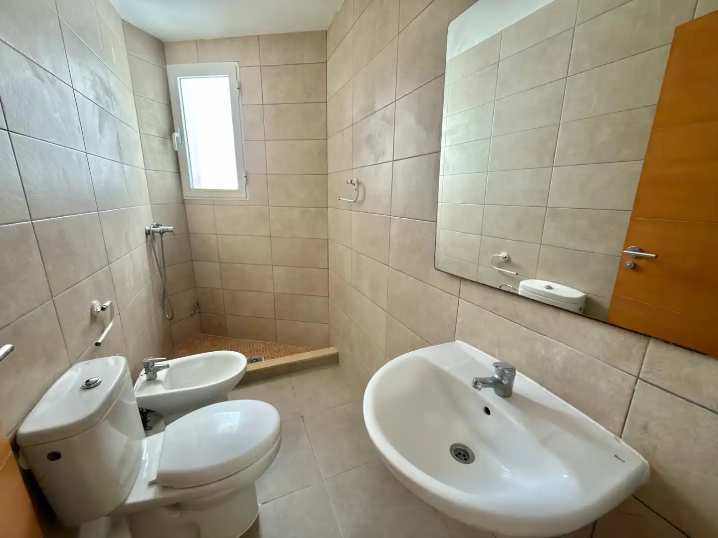 Badezimmer von Wohnung zum Verkauf in Vilamarxant mit Klimaanlage und Balkon
