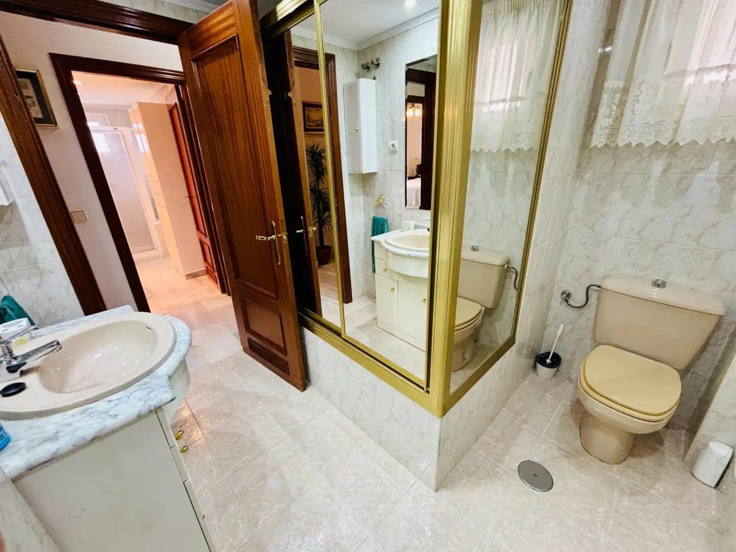 Baño de Piso en venta en Málaga con Aire acondicionado, Calefacción y Jardín privado