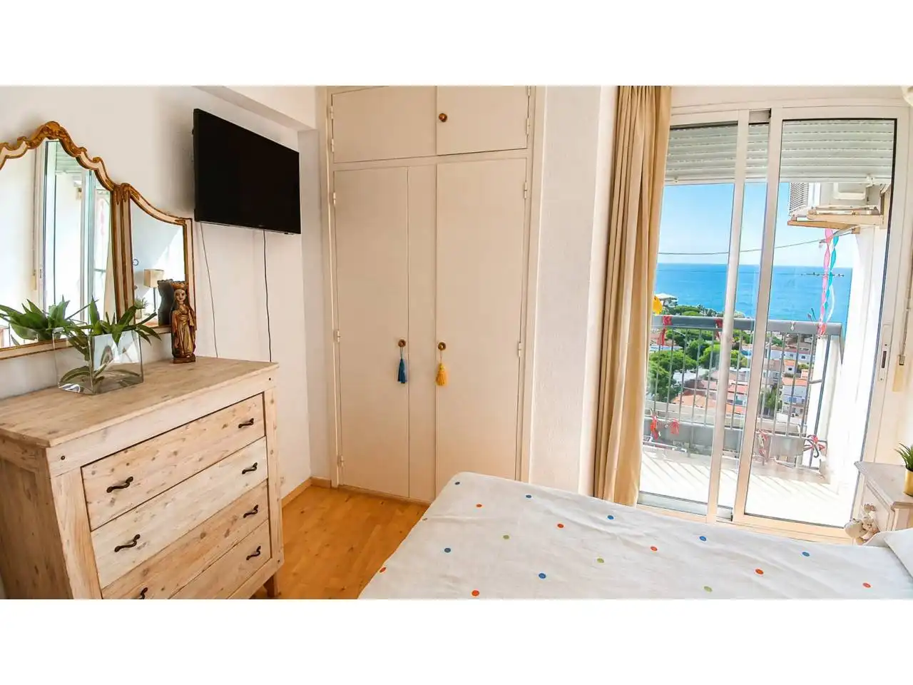 Dormitori de Apartament de lloguer en Cambrils amb Aire condicionat, Parquet i Terrassa