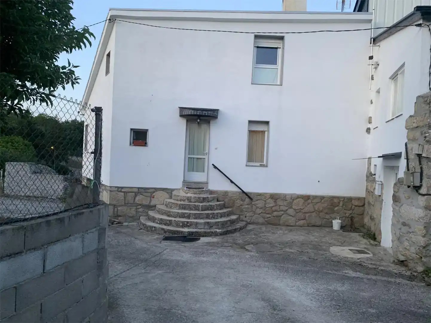 Exterior view of Houses for sale in A Pobra de Trives , Ourense