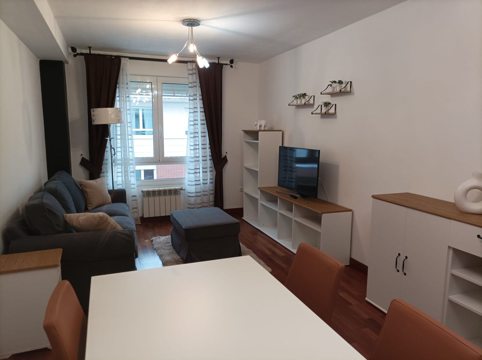 Sala d'estar de Pis de lloguer en Torrelavega  amb Calefacció i Parquet