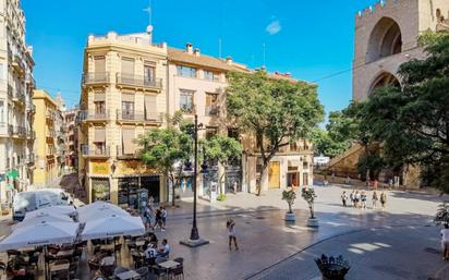 Exterior view of Apartment to rent in  Valencia Capital  with Air Conditioner, Heating and Furnished