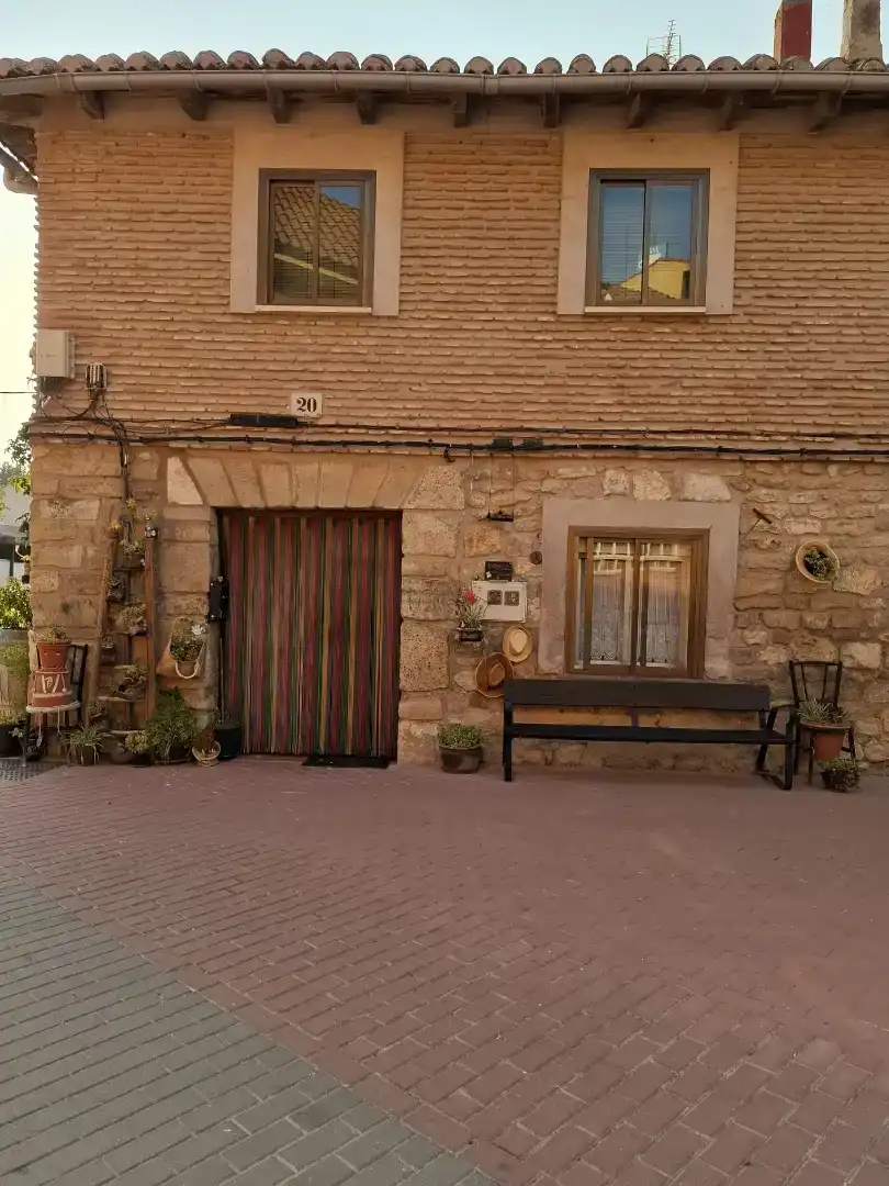 Vista exterior de Casa adosada en venda en Burgos amb Traster