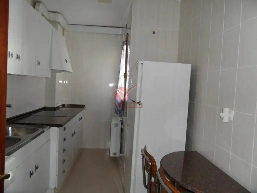 Cuina de Pis de lloguer en Cuenca amb Calefacció i Moblat