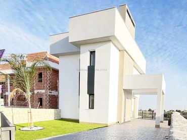 Xalet amb jardí en venda a Algorfa