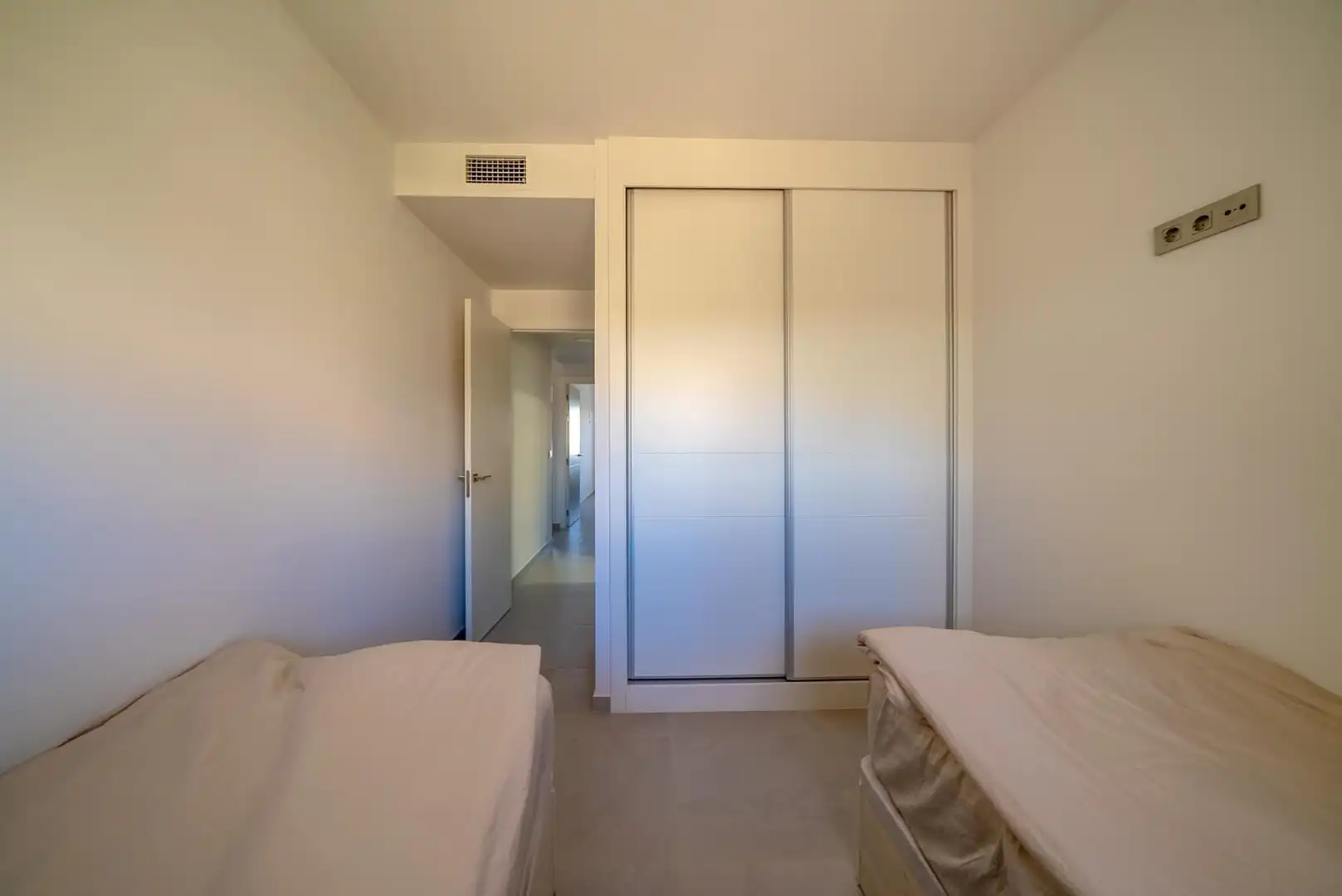 Apartamento con piscina en venta en Calle Calle Presidente Adolfo Suárez, 14, imagen 8