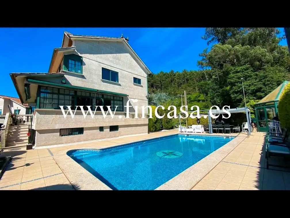 Casa o chalet en venta en Vigo  con Calefacción, Jardín privado y Parquet