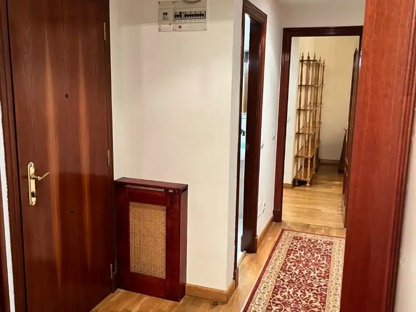 Piso de alquiler en Milán - Pumarín - Teatinos