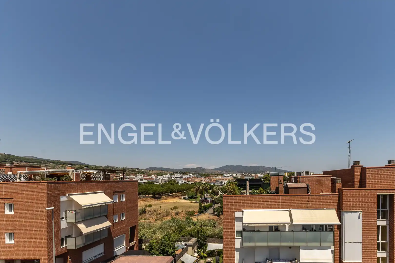 Terraza de Dúplex en venta en Montgat con Aire acondicionado, Calefacción y Jardín privado