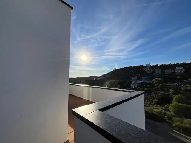 Vista exterior de Casa o xalet en venda en Calafell amb Aire condicionat, Calefacció i Jardí privat