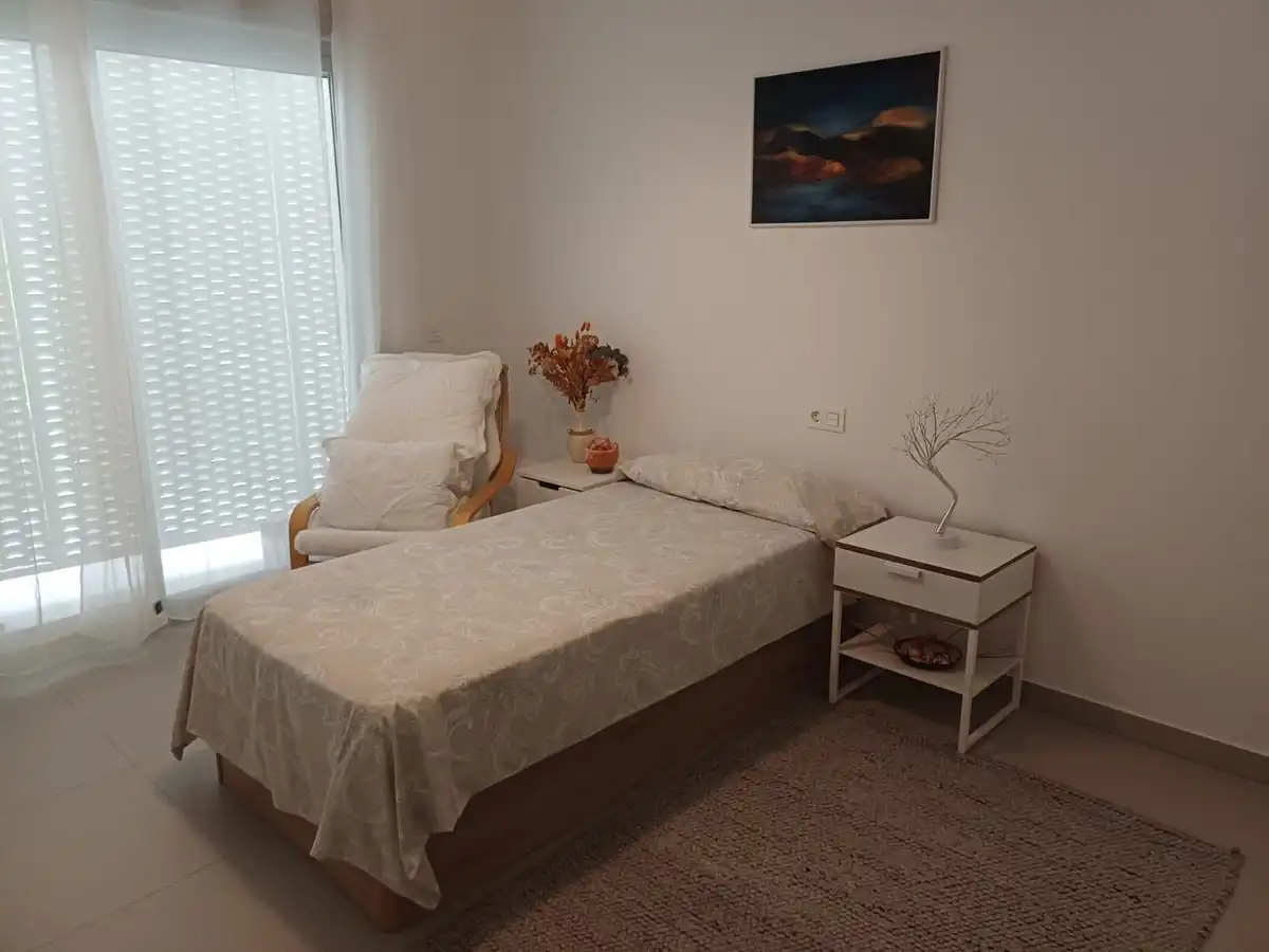 Dormitori de Apartament en venda en Benalmádena amb Aire condicionat, Terrassa i Jacuzzi
