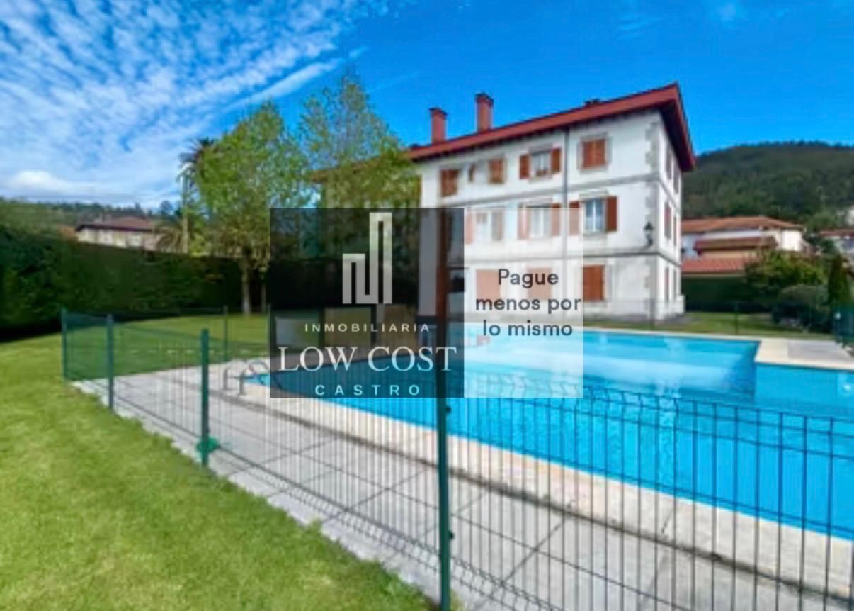 Piscina de Pis en venda en Castro-Urdiales amb Calefacció, Terrassa i Traster